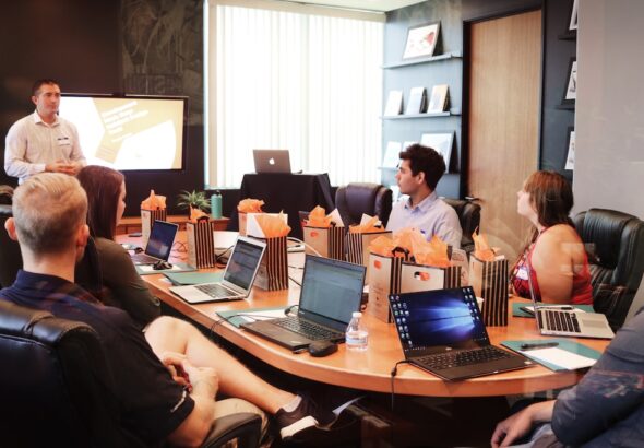Agile Management in Practice: Key Strategies and Tools